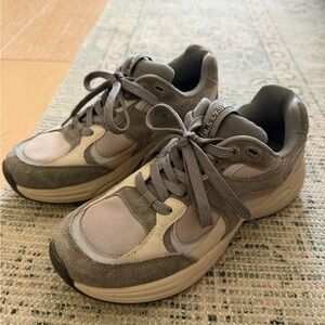 Zara Gray Women's Sneakers